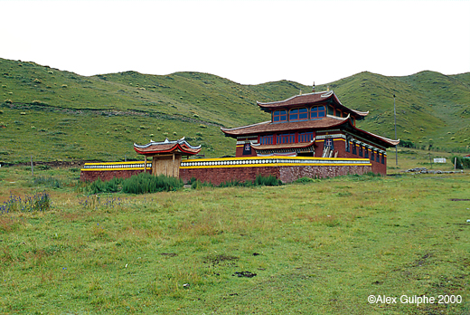 Photographie Couleur - Horizontale - Construction avec cour fermée dans un monastère bouddhiste (I)