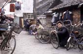 Photographie - Scène de rue dans un vieux quartier de Chengdu