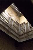 Photographie - Balcon avec décor de moucharabiehs (I) (vue en contre plongée)